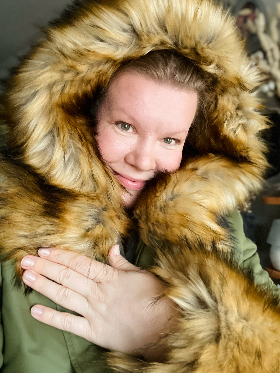 Фото №1 к отзыву покупателя Арина о товаре Парка из итальянской плащевки с экомехом"Снежный барс"