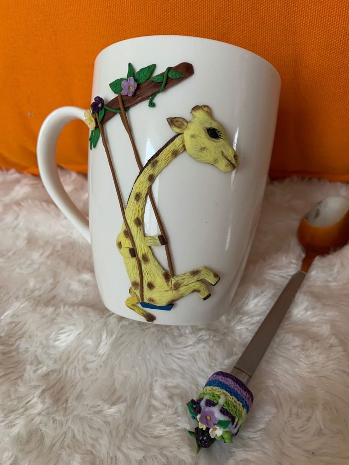 Фото №4 к отзыву покупателя Анна о товаре Кружка с декором Веселая жирафа
