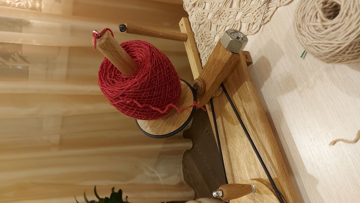Фото №1 к отзыву покупателя Knit_Fashion о товаре Клубочница-моталка