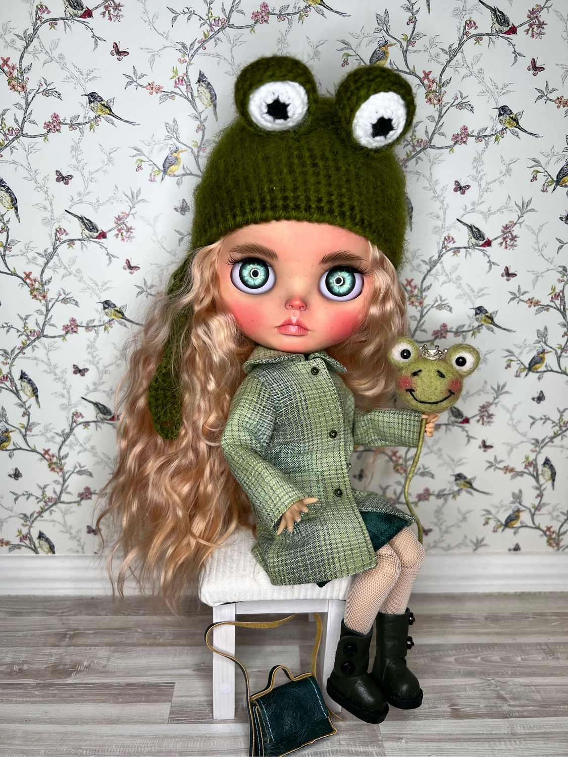 Фото №2 к отзыву покупателя Sandra_custom_blythe (Анна) о товаре Мебель для куклы