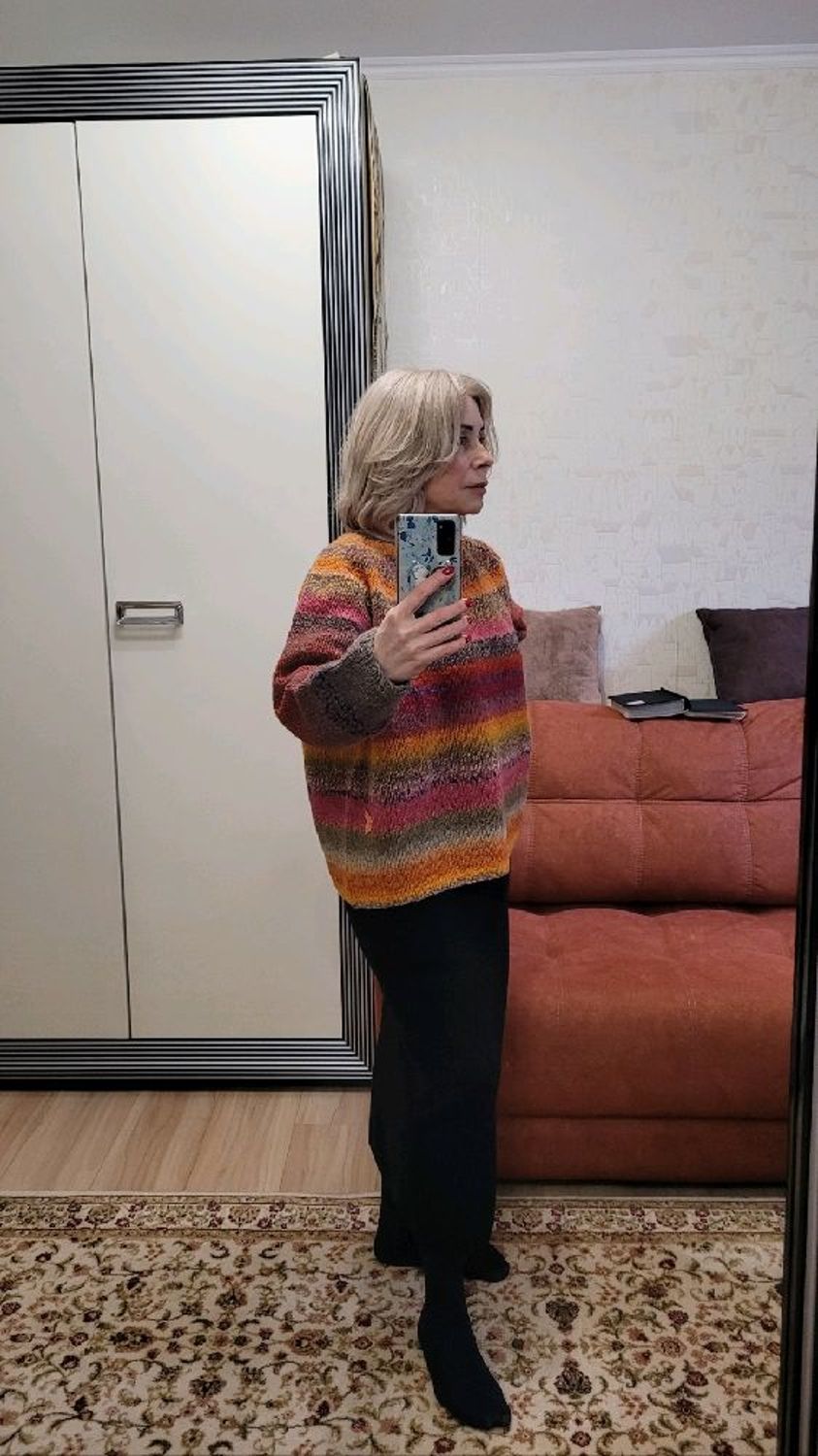 Photo №1 к отзыву покупателя Olga о товаре Свитер Тропическая пышка