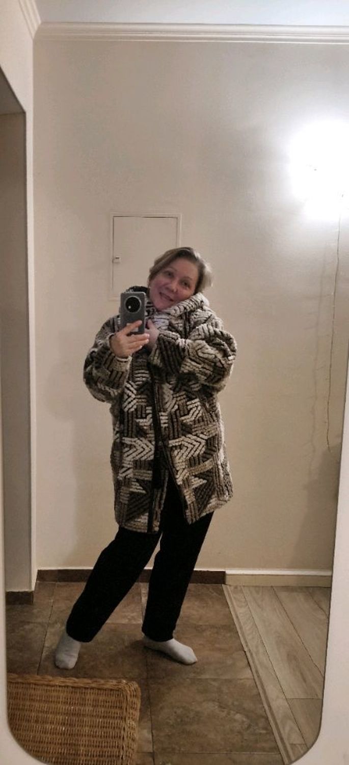 Photo №4 к отзыву покупателя Liliya о товаре -50% Пальто тёплое женское ОСЕНЬ  ЗИМА , Капюшон  Комфорт Люкс Италия.