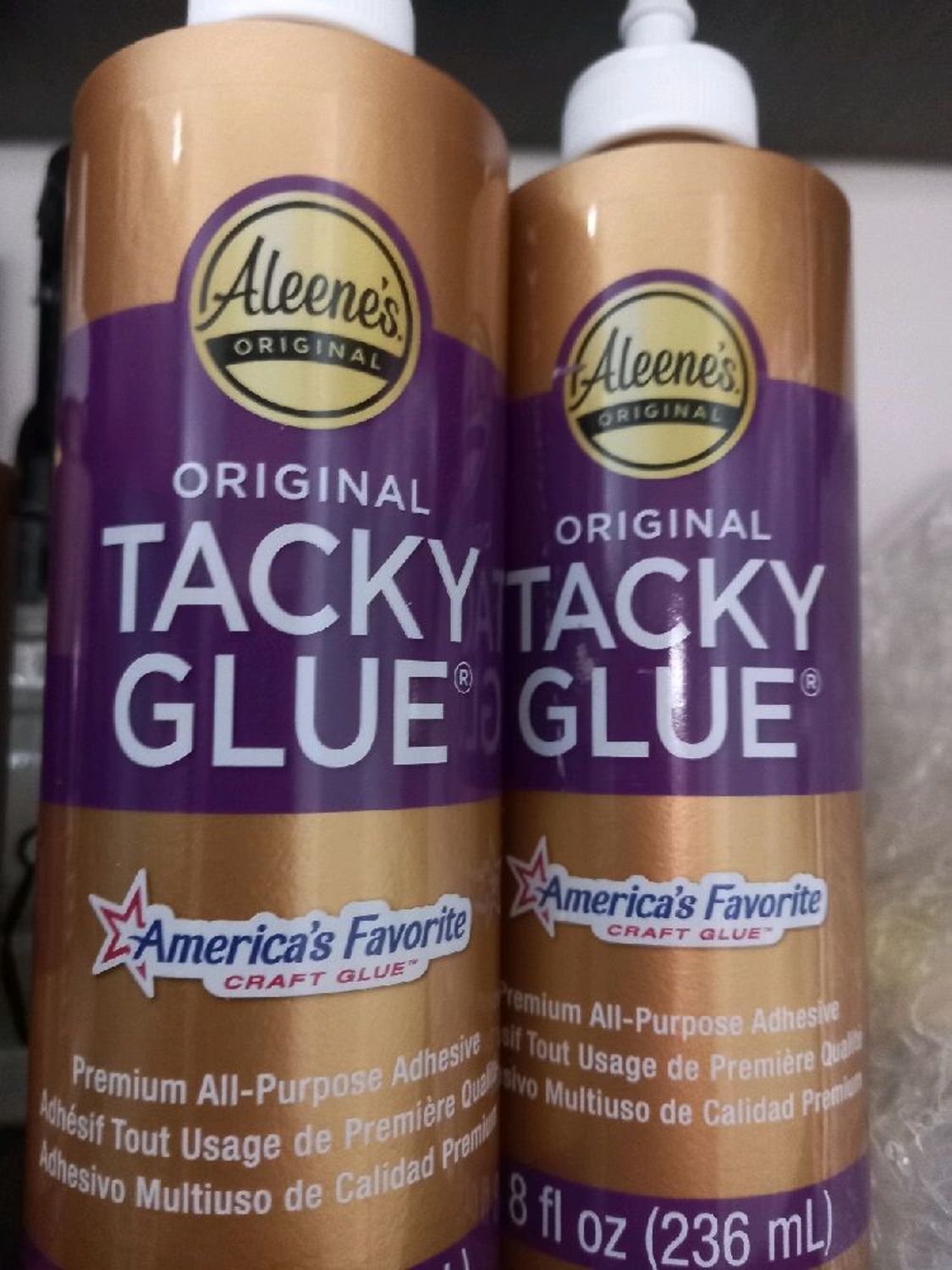 Фото №1 к отзыву покупателя Елена Кириякиди о товаре В наличии! Клей Aleene's - Tacky Glue- 8 oz (236 мл)