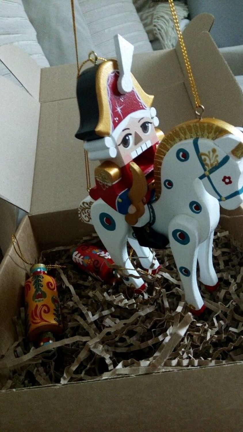 Фото №5 к отзыву покупателя Марина Н о товаре Щелкунчик с лошадкой ( набор из массива бука)