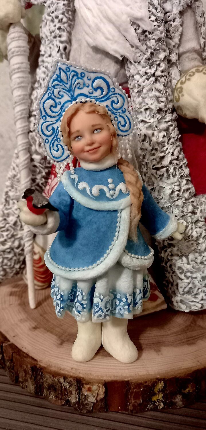 Photo №1 к отзыву покупателя Elena о товаре Игрушка из ваты для ëлки Снегурочка