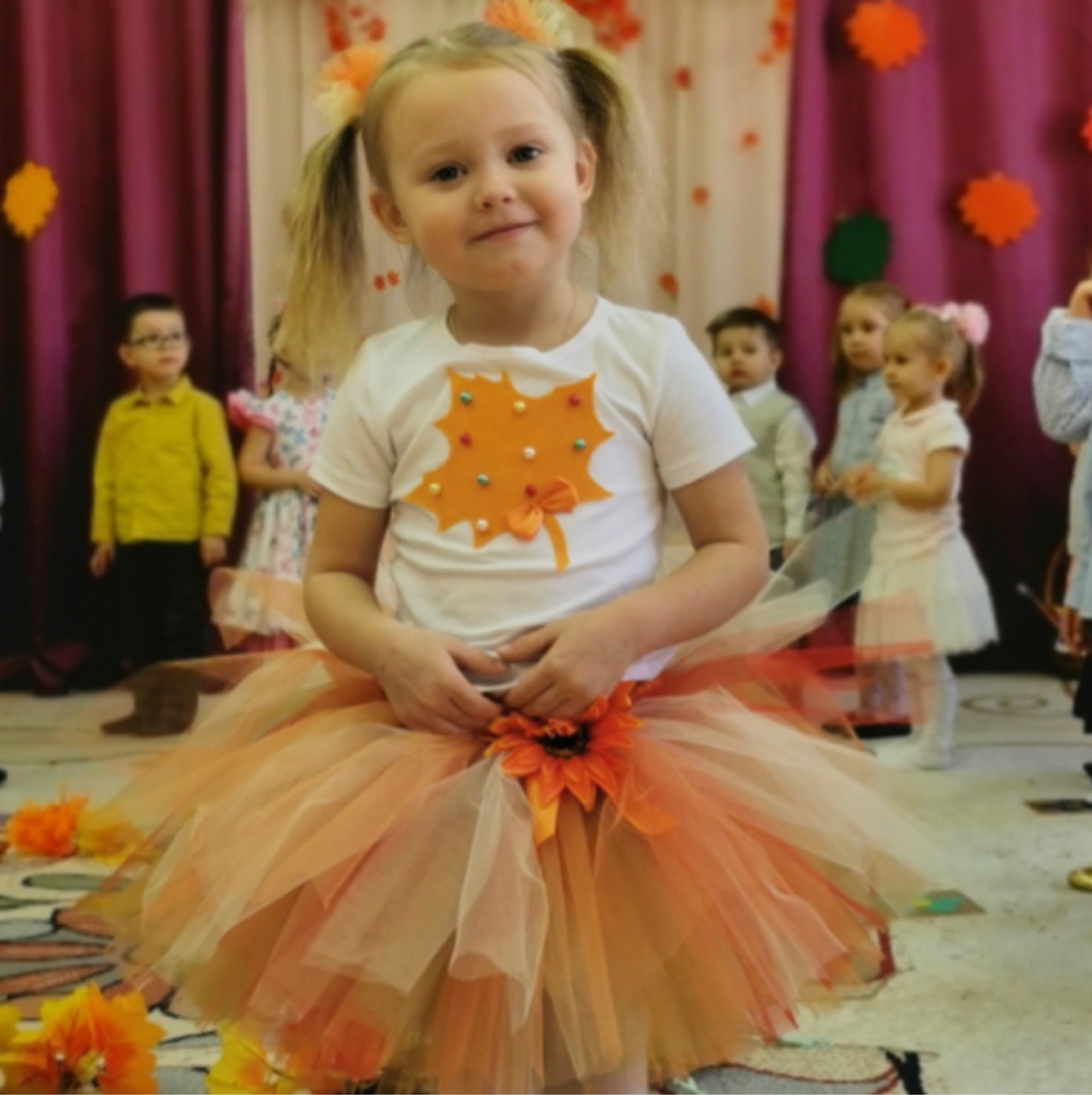 Фото №1 к отзыву покупателя Елена Феофилова о товаре Костюм "Кленовый листик"
