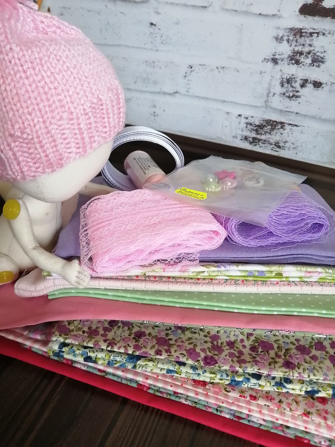 Фото №1 к отзыву покупателя Shalygina_dolls о товаре Ткани: хлопок Цветочная нежность и еще 4 товара