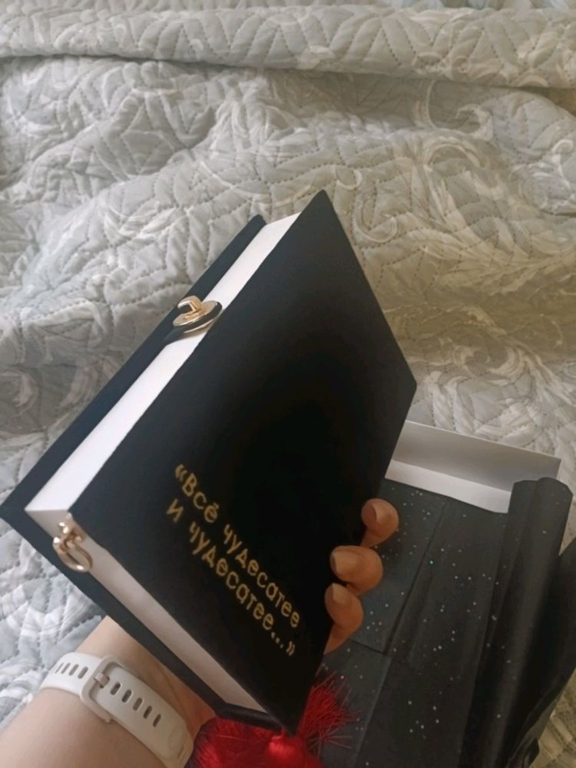 Photo №2 к отзыву покупателя Polina Olshanitskaya о товаре Клатч-книга "Алиса в стране чудес"