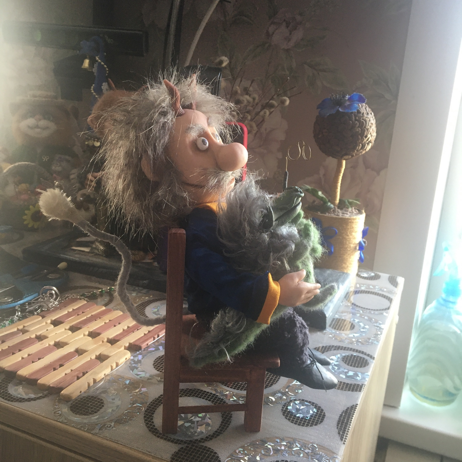 Фото №2 к отзыву покупателя Лена о товаре Стул для куклы, миниатюрная мебель для кукол