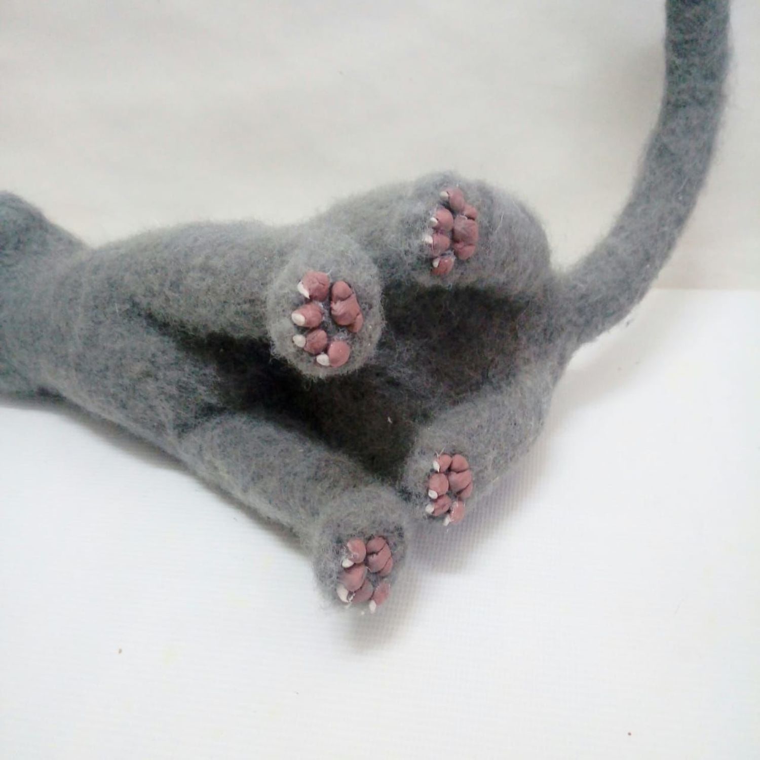 Photo №2 к отзыву покупателя Svetlana о товаре Серый полосатый британский котик. Валяные игрушки из шерсти