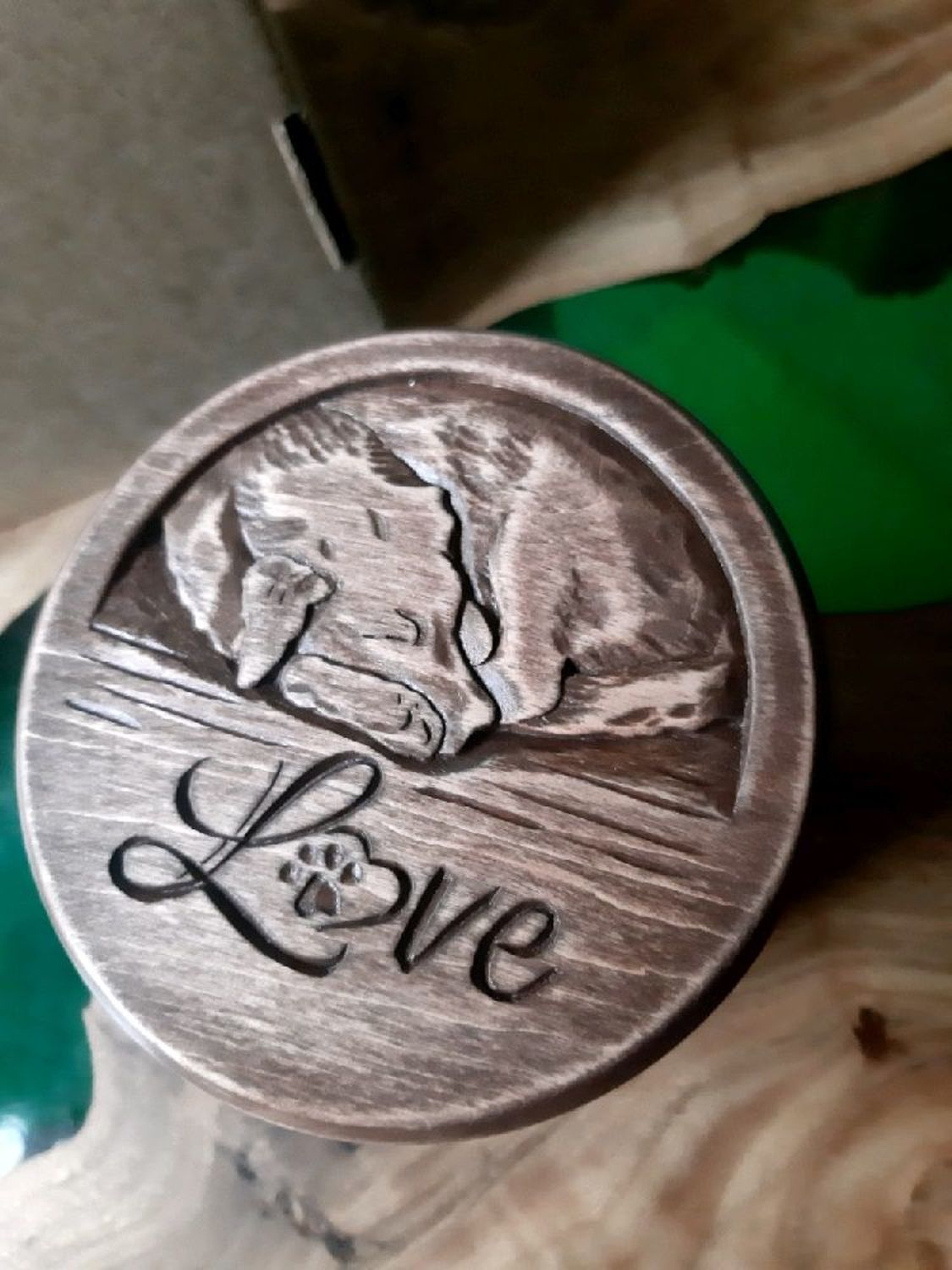 Фото №2 к отзыву покупателя Ольга Кушаньева о товаре Carved wood urn for a cat. Small round urn for animals