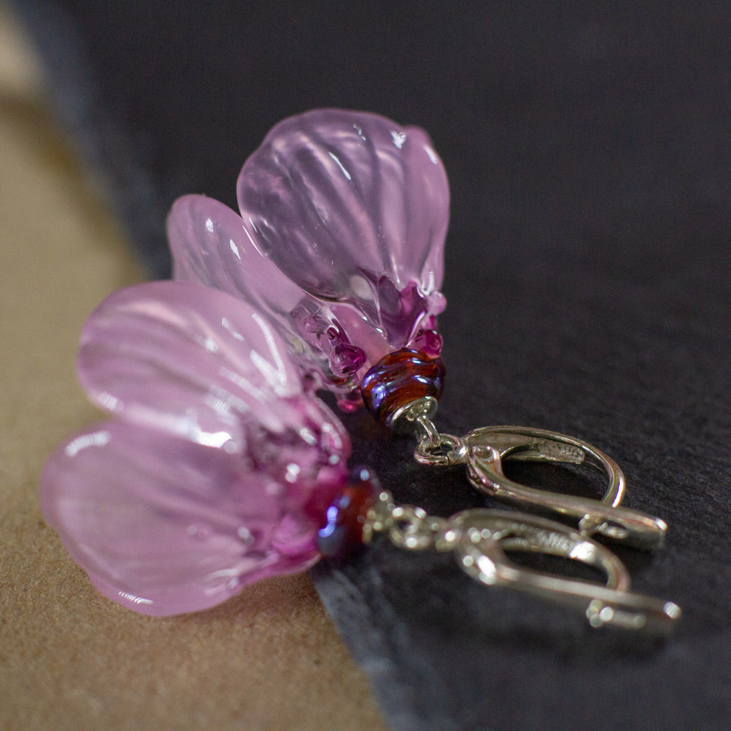 Фото №1 к отзыву покупателя Romantic Glass // Lampwork о товаре Щипцы рельефные Лепесток - инструмент для лэмпворка - T0011
