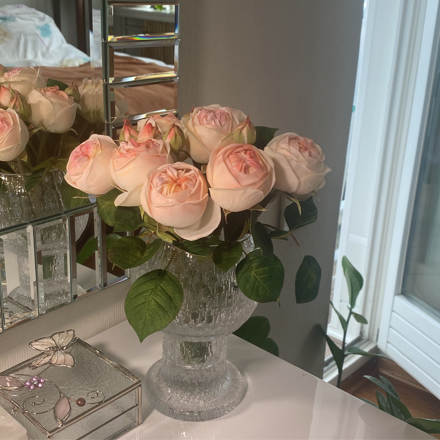 Photo №1 к отзыву покупателя Varvara о товаре Букет пионовидных роз