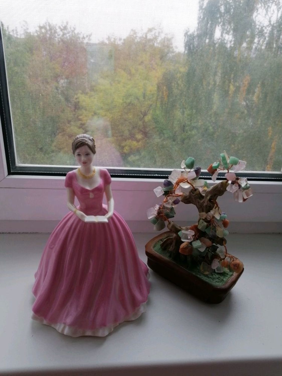 Фото №2 к отзыву покупателя Олег о товаре Винтаж: Royal Doulton коллекционная статуэтка Sweet memories Англия