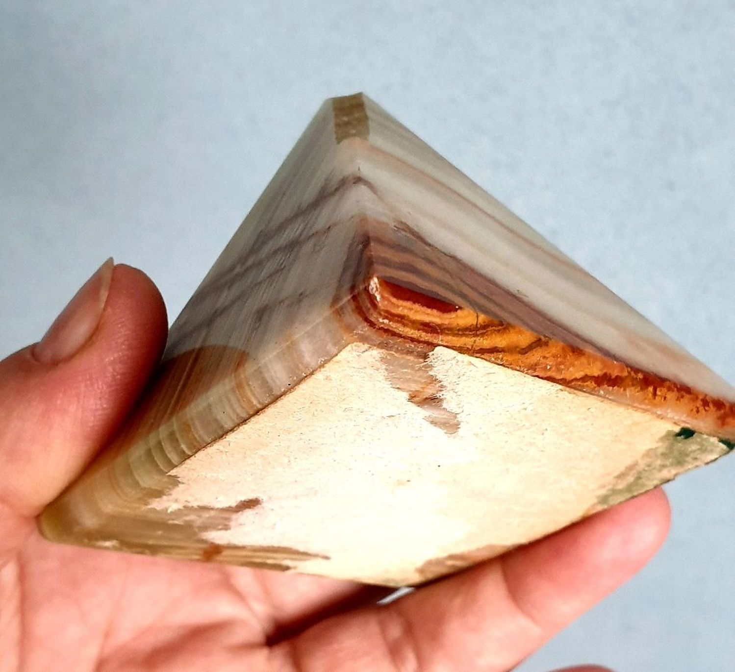 Photo №3 к отзыву покупателя Solnechnyj Krug о товаре Винтаж: Пирамида из камня мраморный оникс (70 мм)