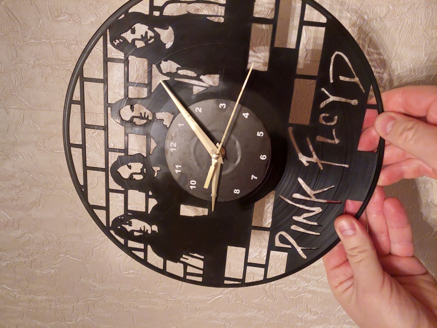 Photo №2 к отзыву покупателя Sheveleva Evgeniya о товаре Часы из пластинки "Pink Floyd"