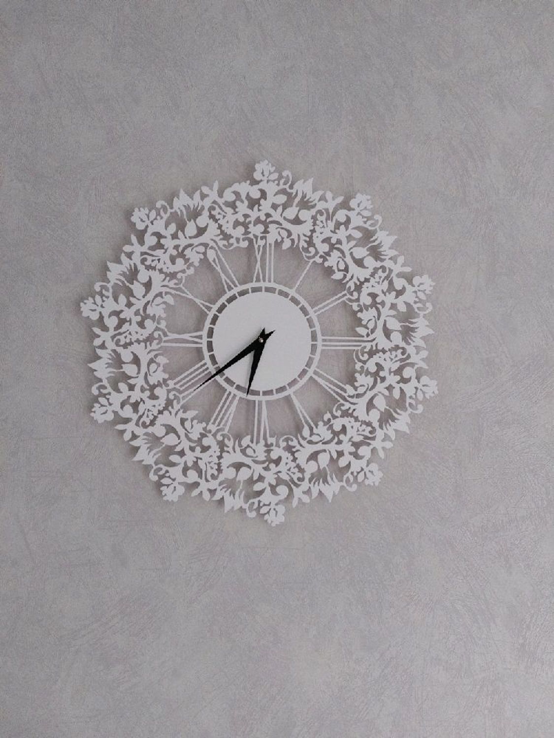Photo №1 к отзыву покупателя Anna о товаре Настенные часы "Френсис" из металла 50 см, белые