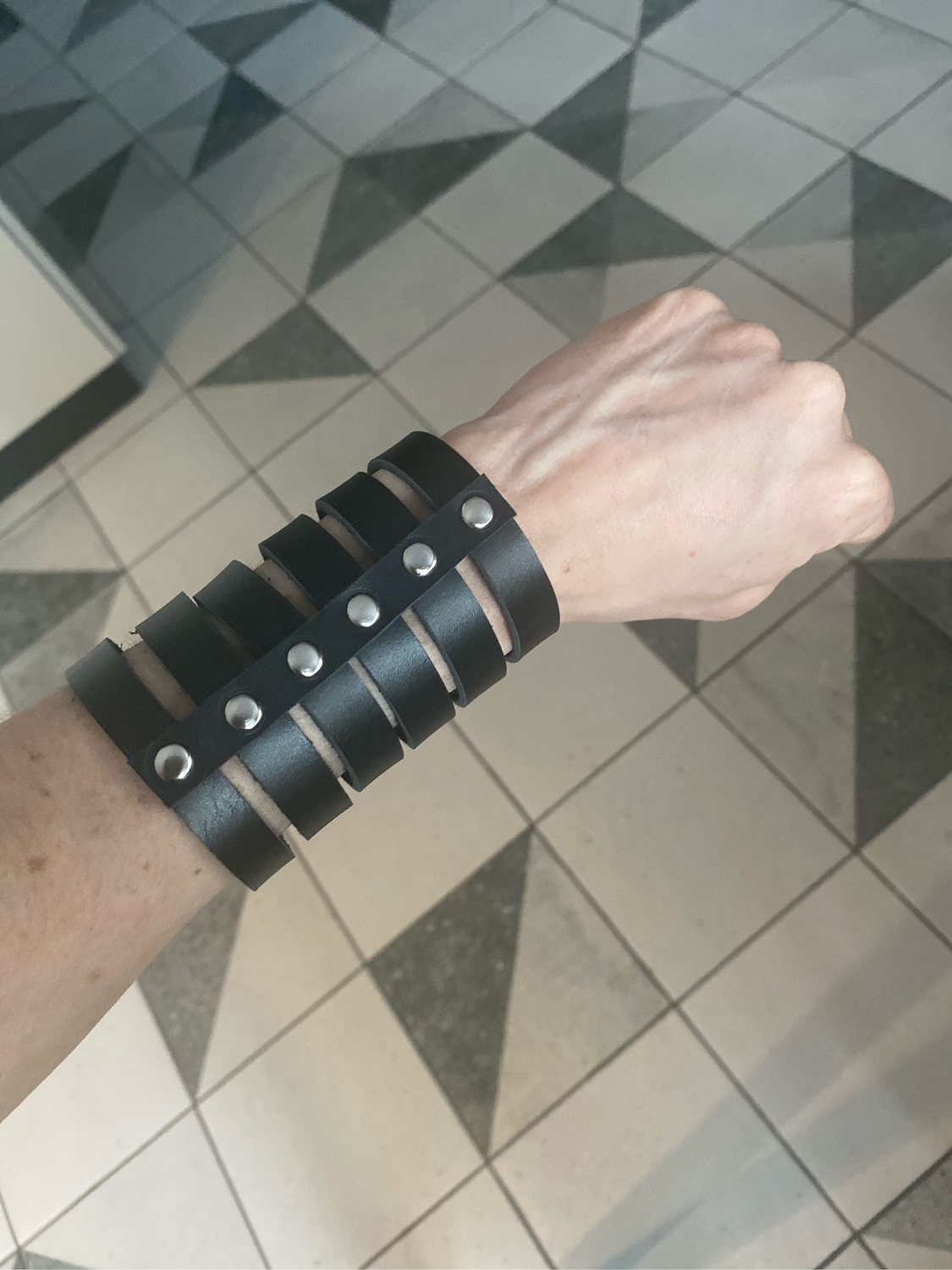 Фото №1 к отзыву покупателя LeyaRed о товаре Браслет  LINE gray, black