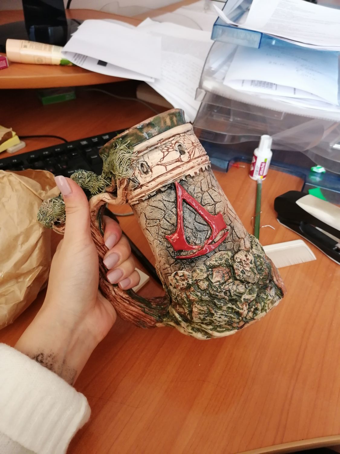 Фото №2 к отзыву покупателя Лушкина Ирина о товаре Assassin's creed бокал керамический, ручная работа