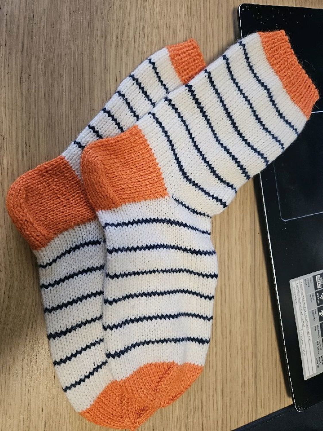 Фото №1 к отзыву покупателя Алексей Наумов о товаре RussianSocks Вязаные носки полосатые в морском стиле оранжевые полоски