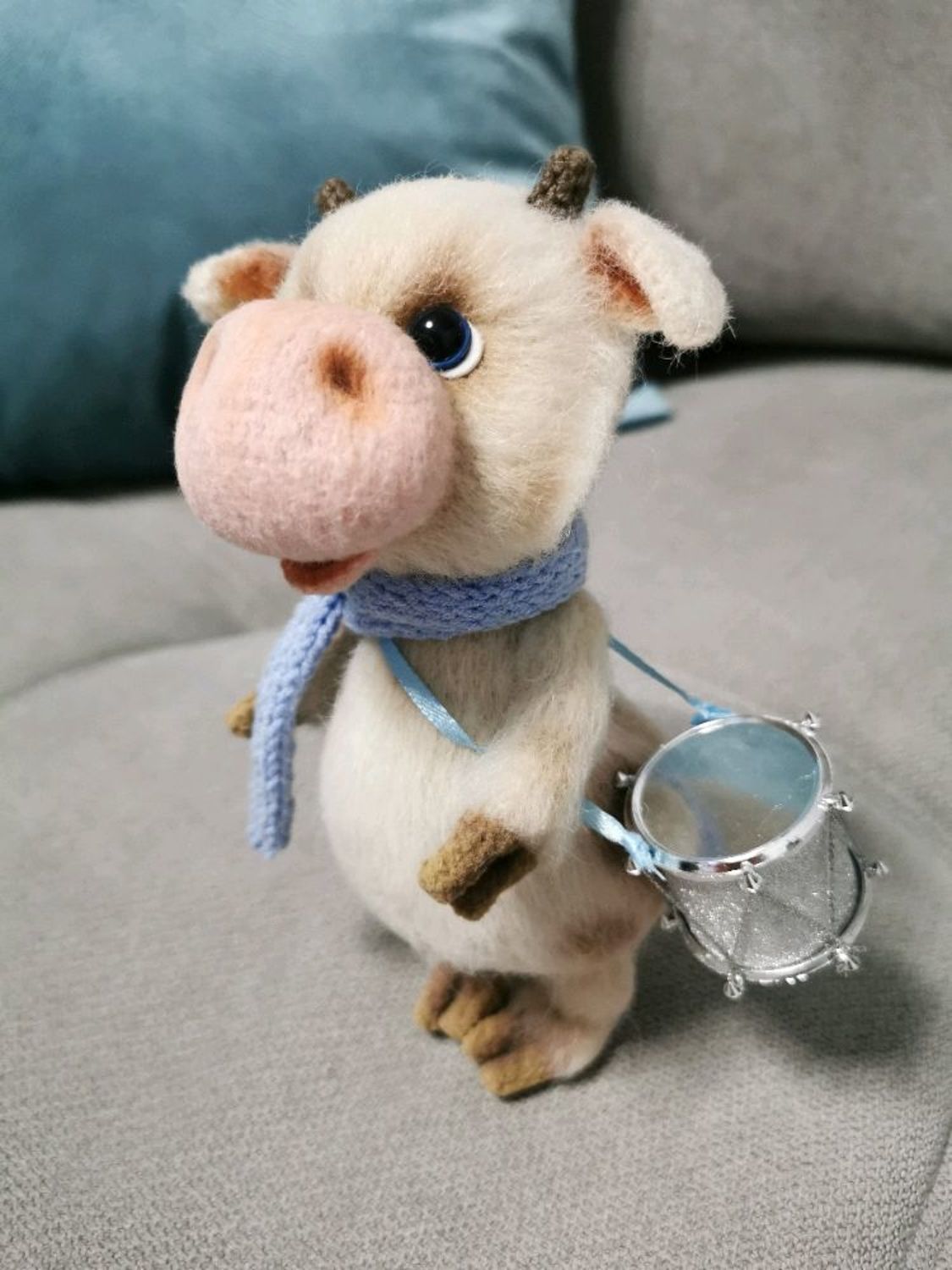 Фото №2 к отзыву покупателя Anton bk о товаре Мягкая игрушка символ года коровка бычок подарок