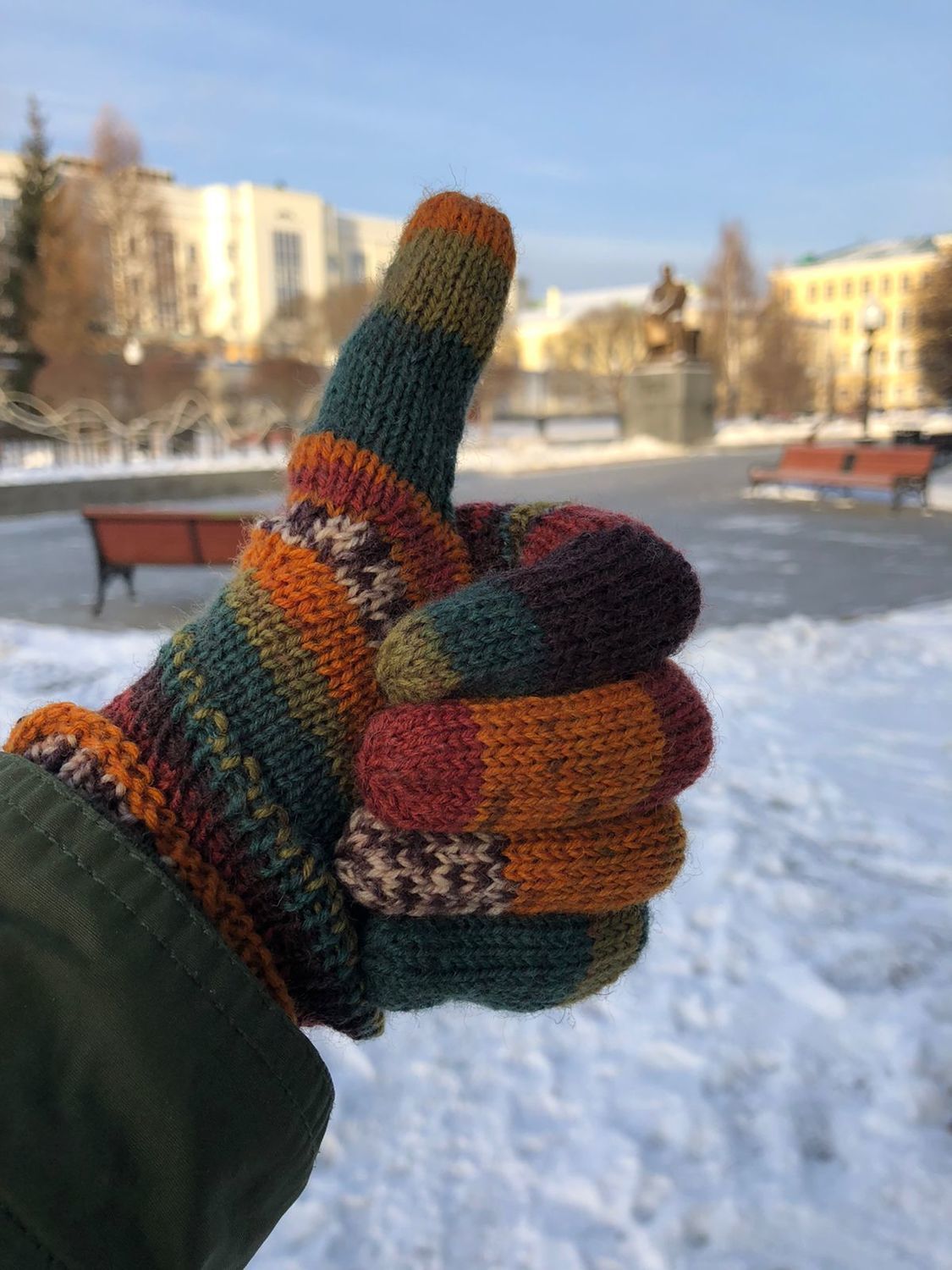 Фото №2 к отзыву покупателя Уля о товаре Перчатки шерстяные вязаные цветные полоски