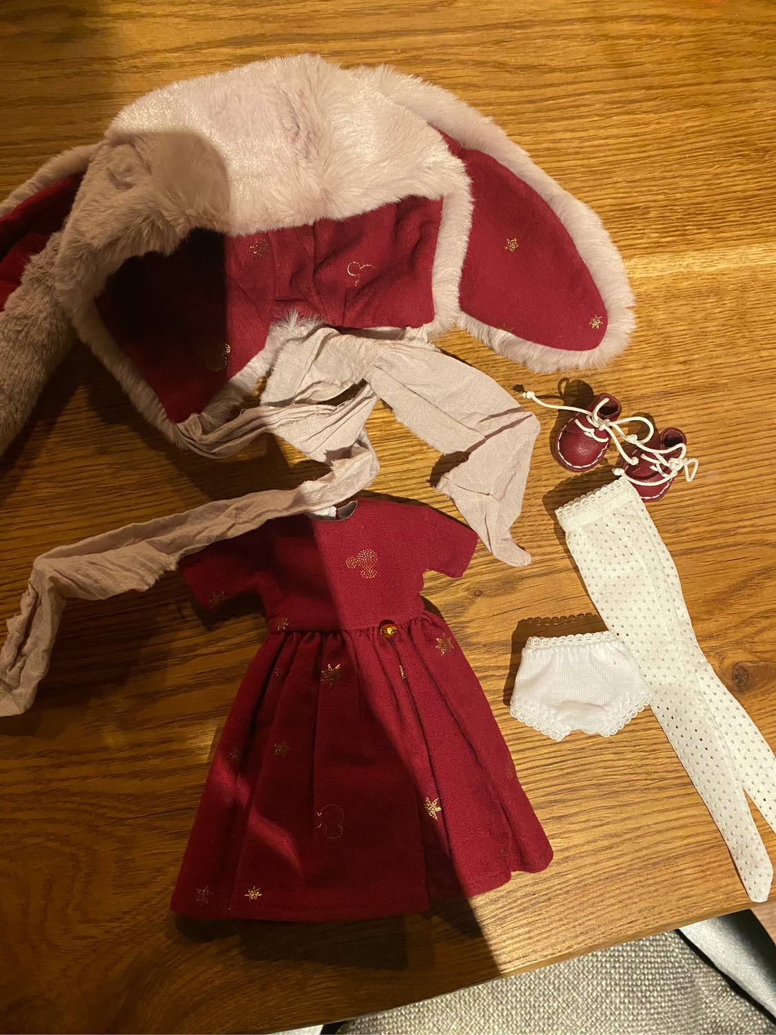 Photo №1 к отзыву покупателя Arina Zaharova о товаре Одежда для кукол: Комплект одежды для Блайз -Бордо