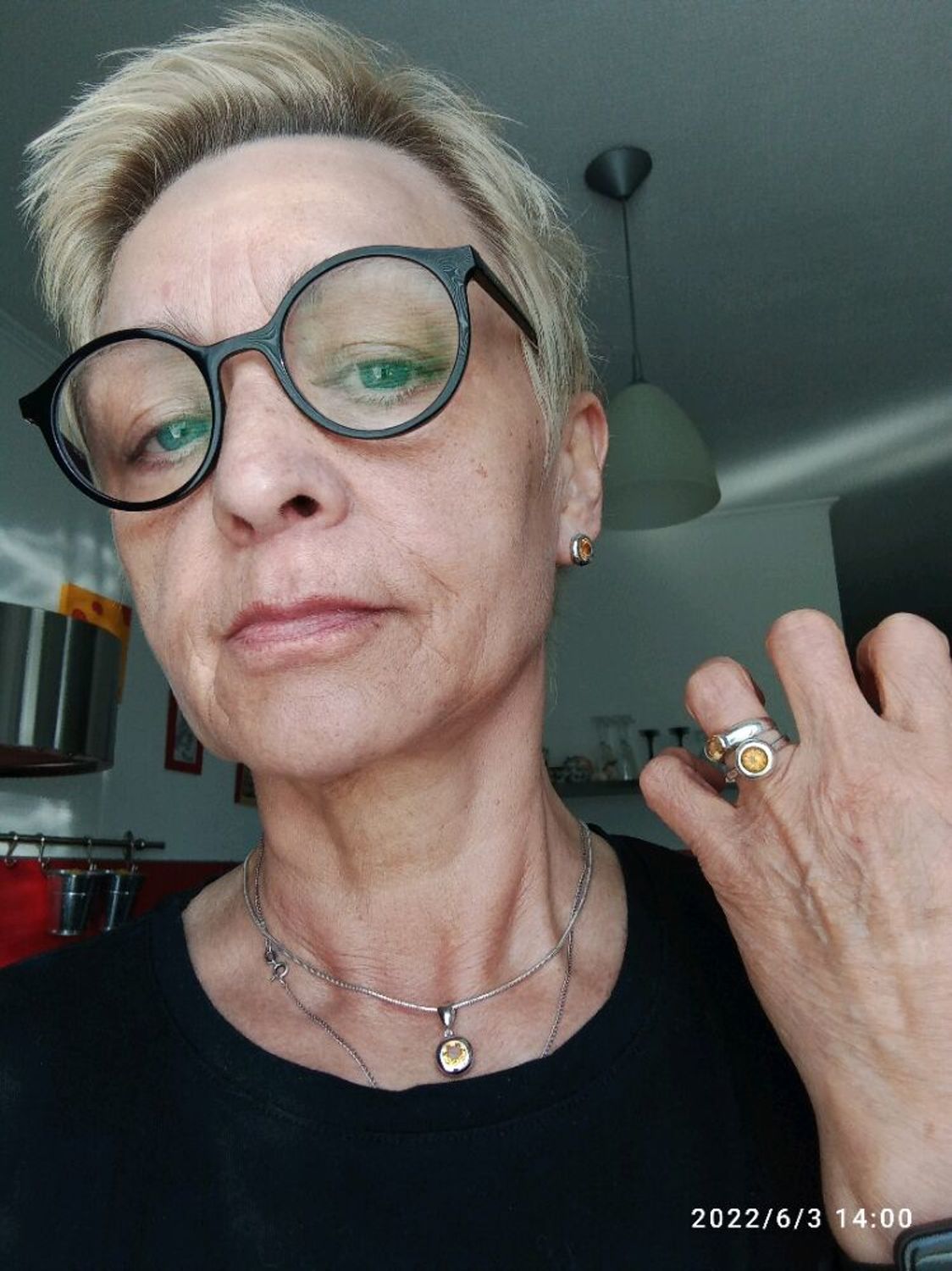 Фото №2 к отзыву покупателя Марина о товаре Серебряный кулон Леденец, с кристаллом Сваровски