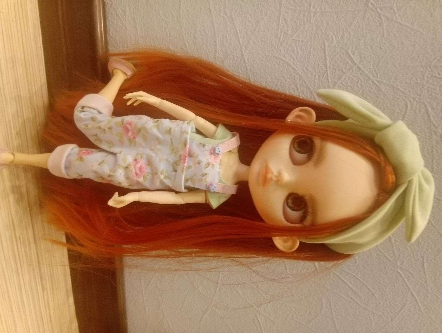 Фото №1 к отзыву покупателя Елена о товаре Платье и туфли для куклы Блайз Blythe Красное платье Белые балетки и еще 1 товар