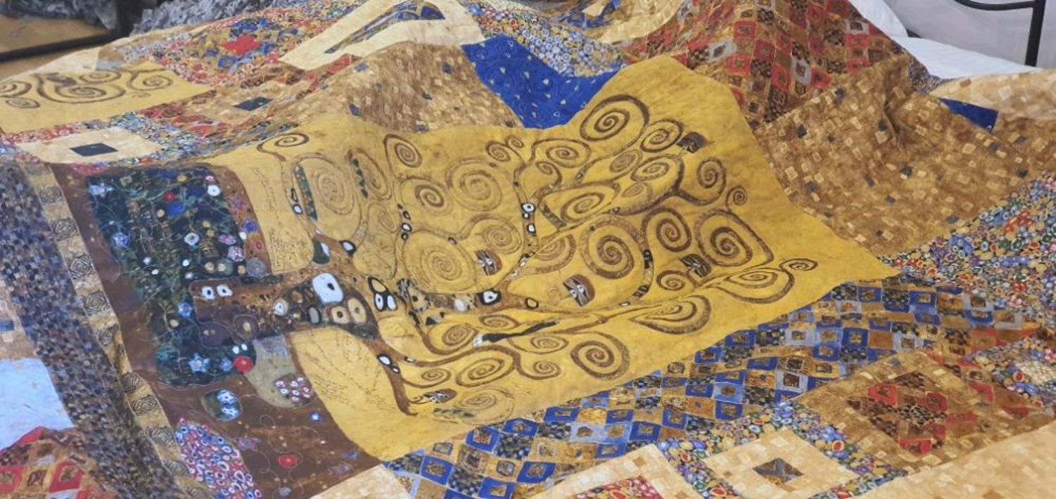 Фото №2 к отзыву покупателя Екатерина Шандина о товаре Лоскутное одеяло GUSTAV KLIMT, лоскутный комплект