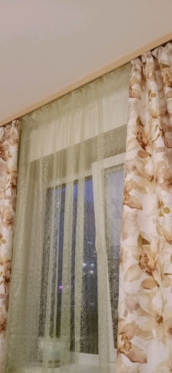 Фото №2 к отзыву покупателя Ольга о товаре Шторы: блэкаут с бежевыми цветами, 2*150*275см и др, СПб