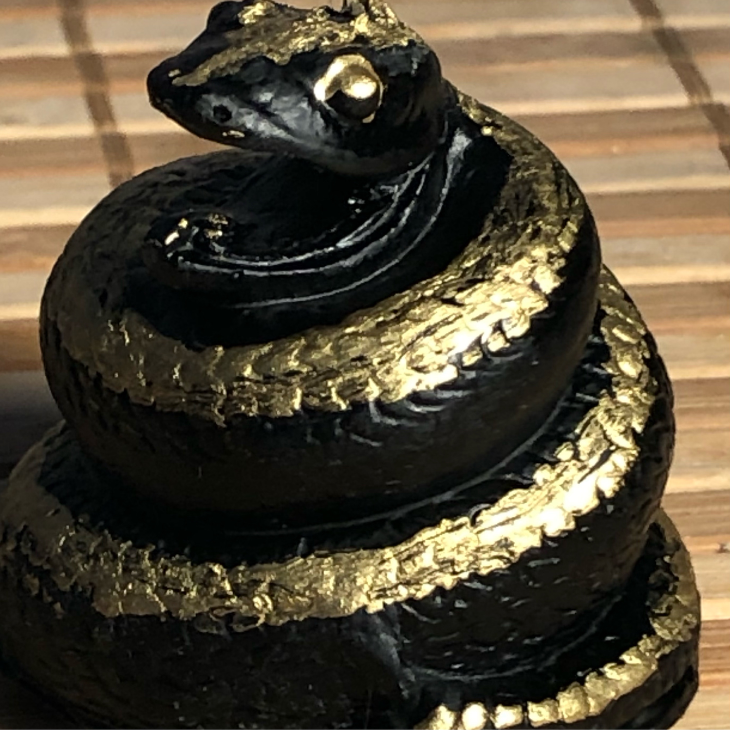 Photo №1 к отзыву покупателя Roman о товаре Силиконовая форма для мыла Гремучая змея