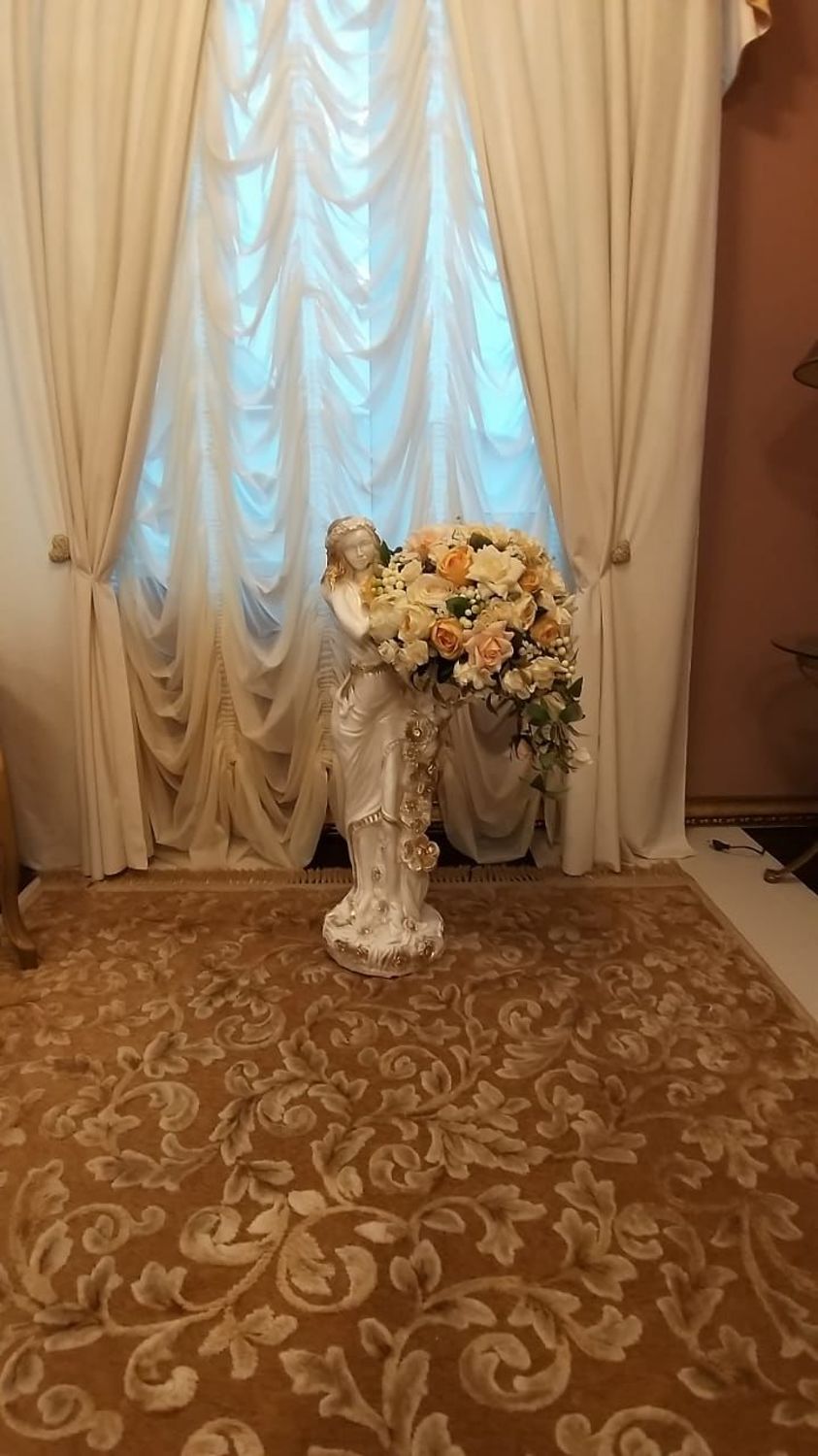Photo №1 к отзыву покупателя Shehovtsova Vladlena о товаре Статуэтка "Богиня роз"