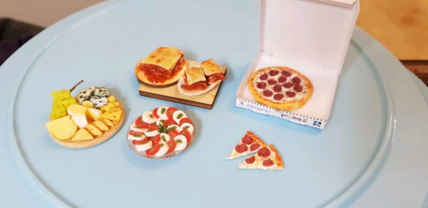 Photo №1 к отзыву покупателя Majya Petrutsij о товаре Сырная доска для кукол and 4 more items