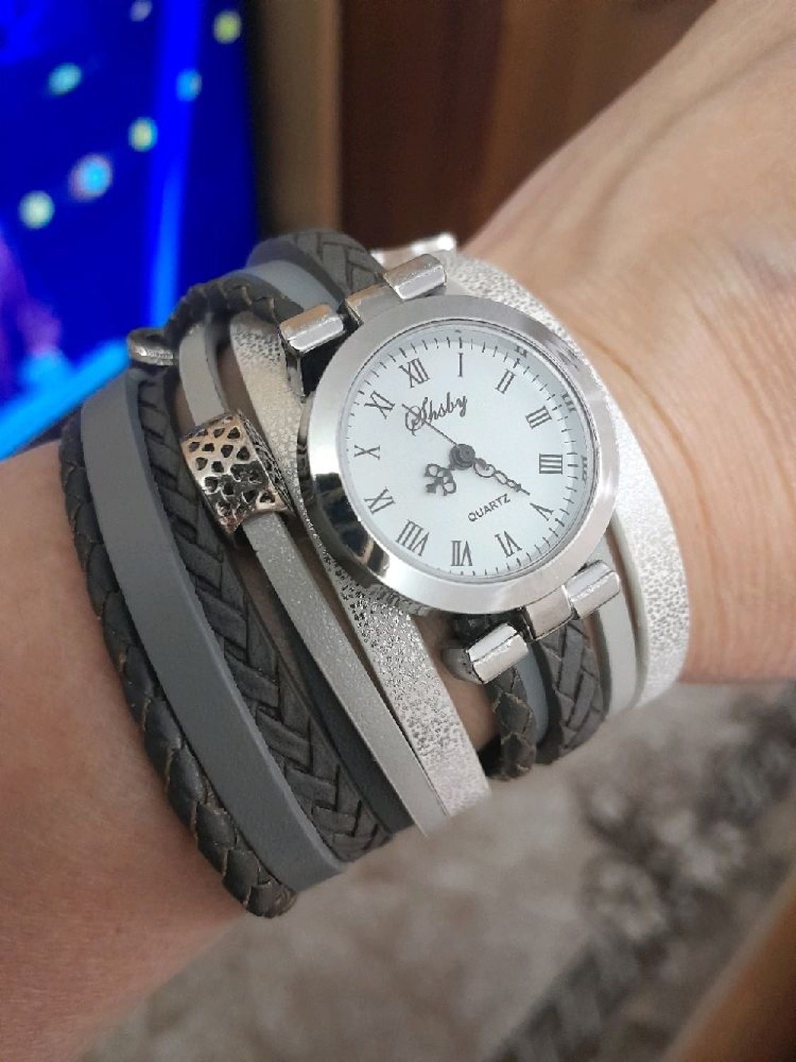 Фото №1 к отзыву покупателя Анна о товаре Часы наручные женские браслет из кожи "Клевер с подковой" и еще 1 товар