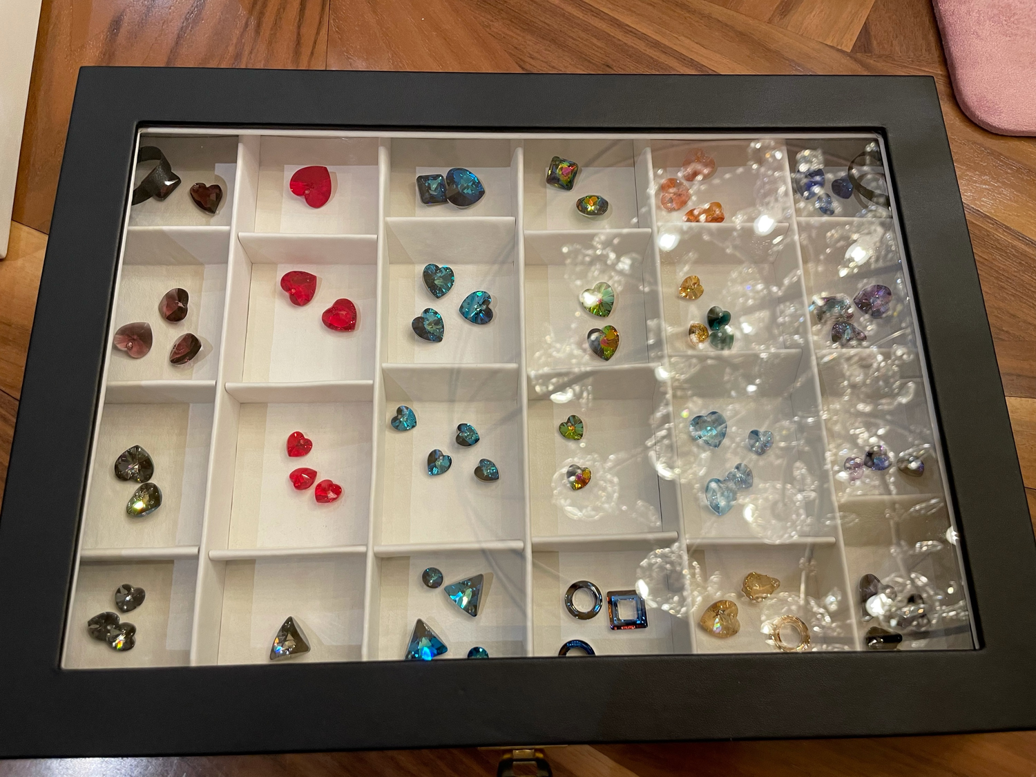 Фото №1 к отзыву покупателя Елена “Mania d’Arte” о товаре Swarovski 6090  16х11мм Jet и еще 27 товаров