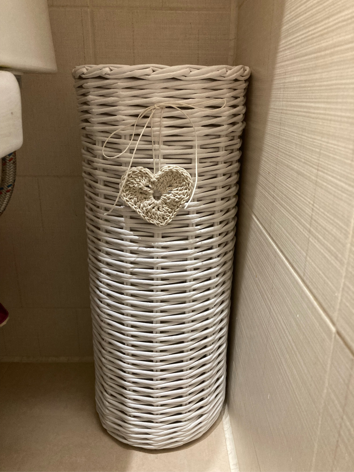 Фото №2 к отзыву покупателя Taтьяна о товаре Плетёная корзина органайзер для туалетной бумаги