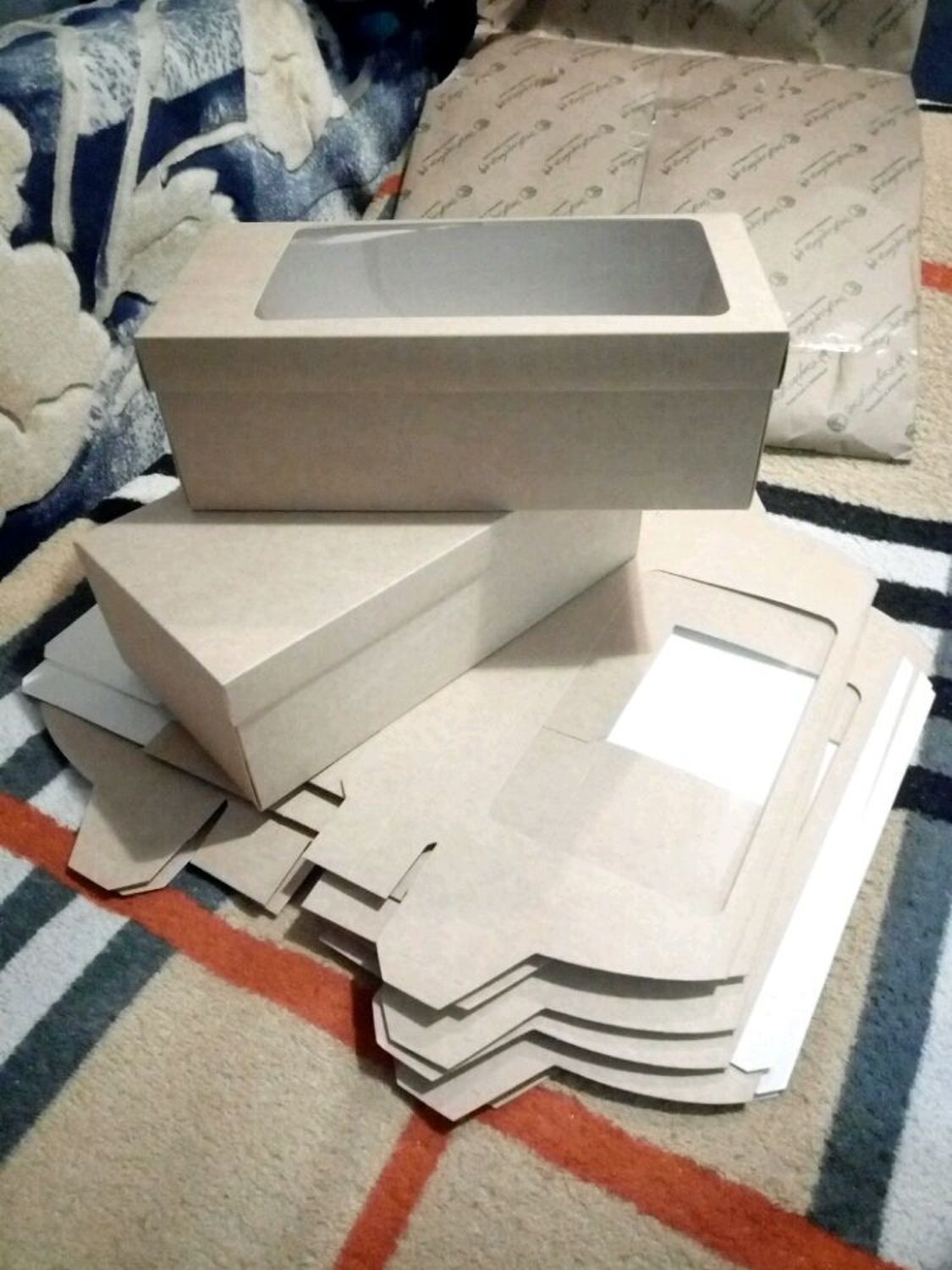 Photo №3 к отзыву покупателя ~Luminares toys~ о товаре Коробка крафт 300х150х100мм. для куклы с прозрачным окном and 1 more item
