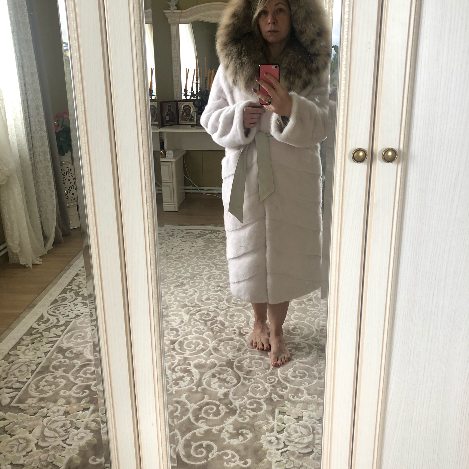 Фото №1 к отзыву покупателя Ирина о товаре Шуба норковая Nafa с рысью