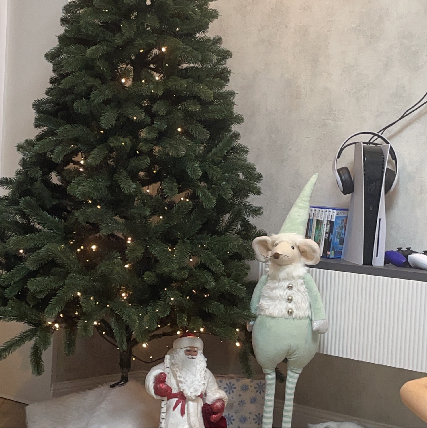 Photo №1 к отзыву покупателя Natalya о товаре Добрый Дедушка Мороз под Новогоднюю ёлку высота 40 см. Ручная работа
