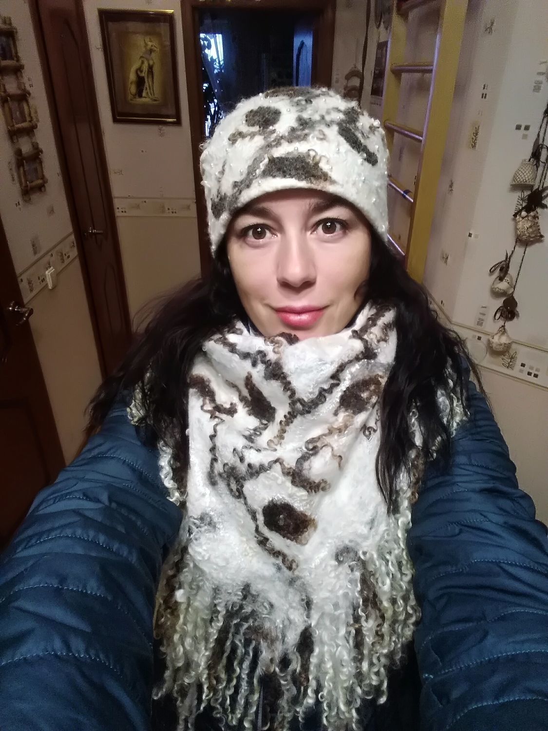 Фото №1 к отзыву покупателя Марина Бабиченко о товаре Шапка валяная шапка-бини"Тишина зимы" подарок на Новый год