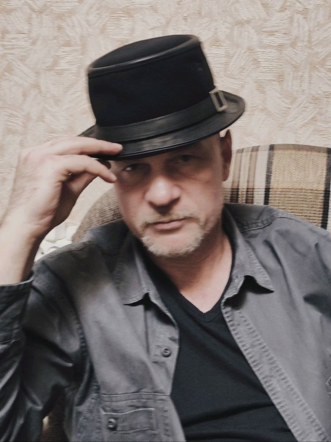 Photo №1 к отзыву покупателя Anton о товаре Шляпа порк пай из шерсти и кожи PPH-45