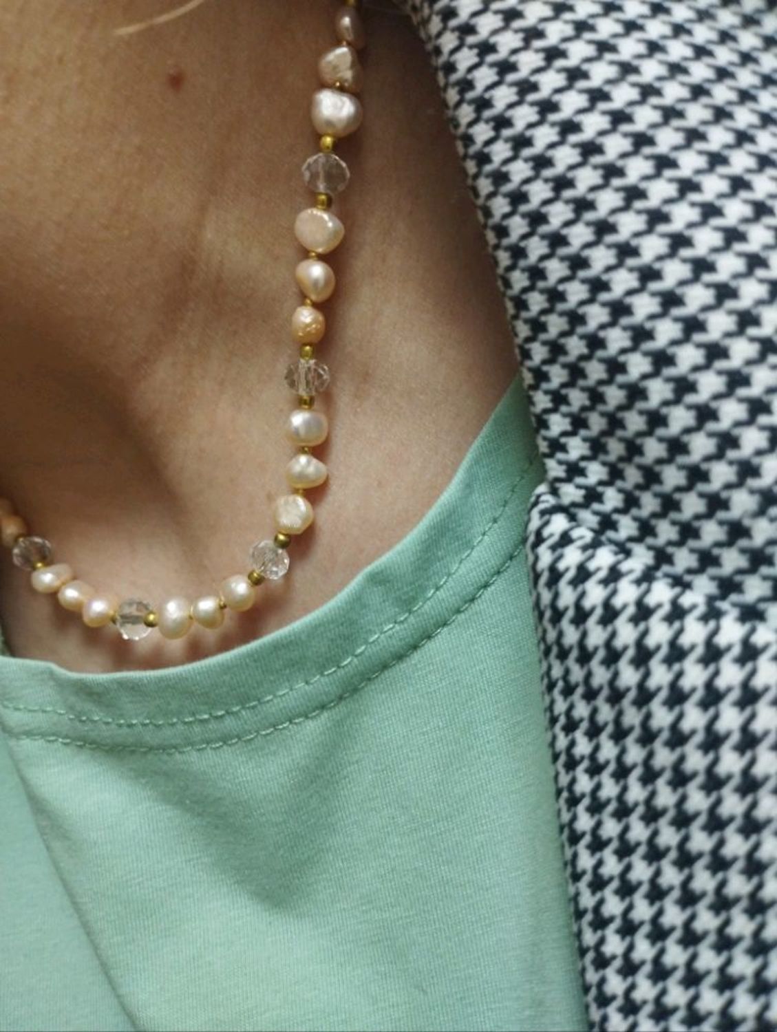 Фото №2 к отзыву покупателя Каменских Юлия о товаре "Нежность" ожерелье из персикового барочного жемчуга.
