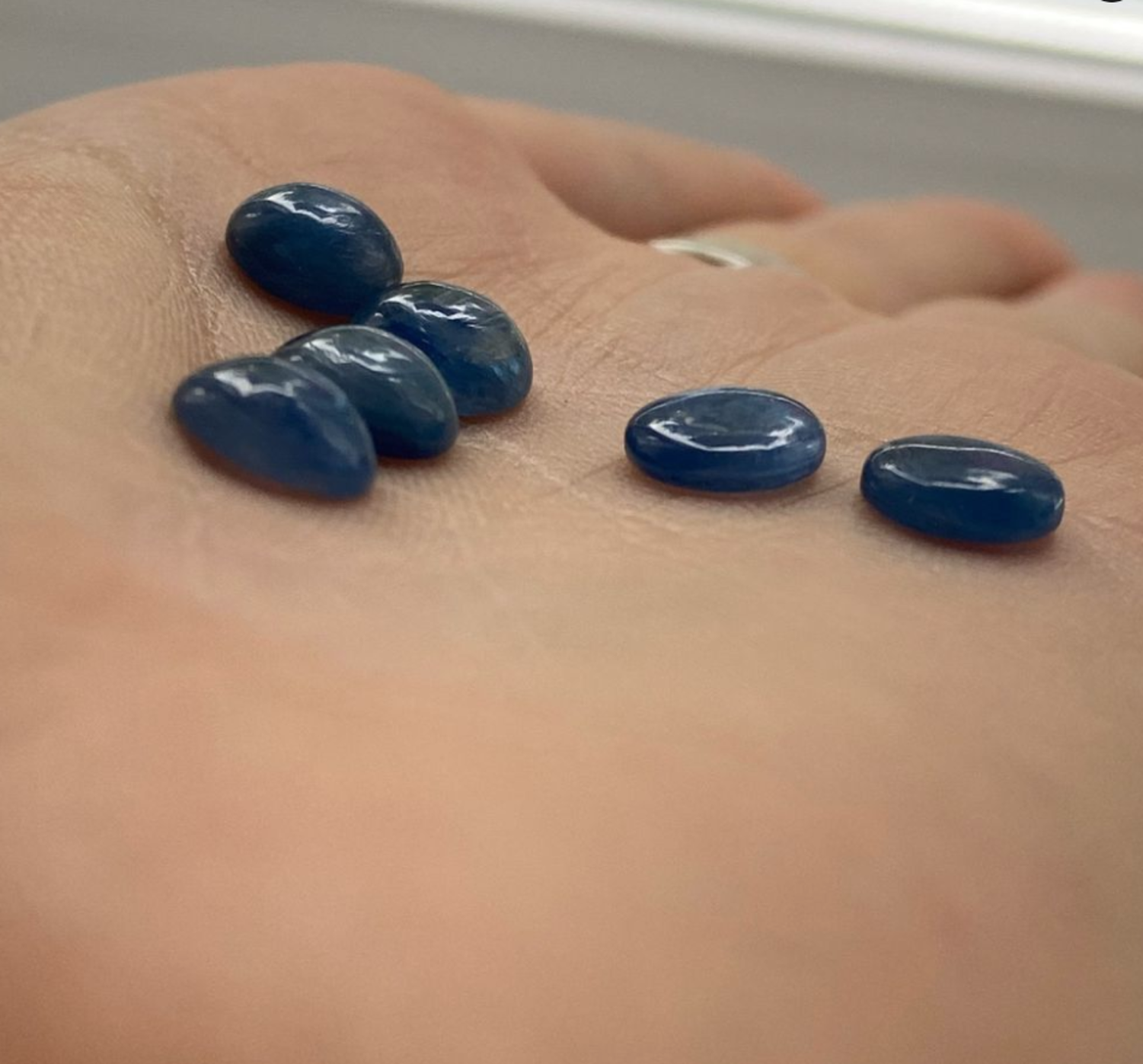 Фото №3 к отзыву покупателя taiga_jewelry о товаре Кианит Натуральный Кабошоны