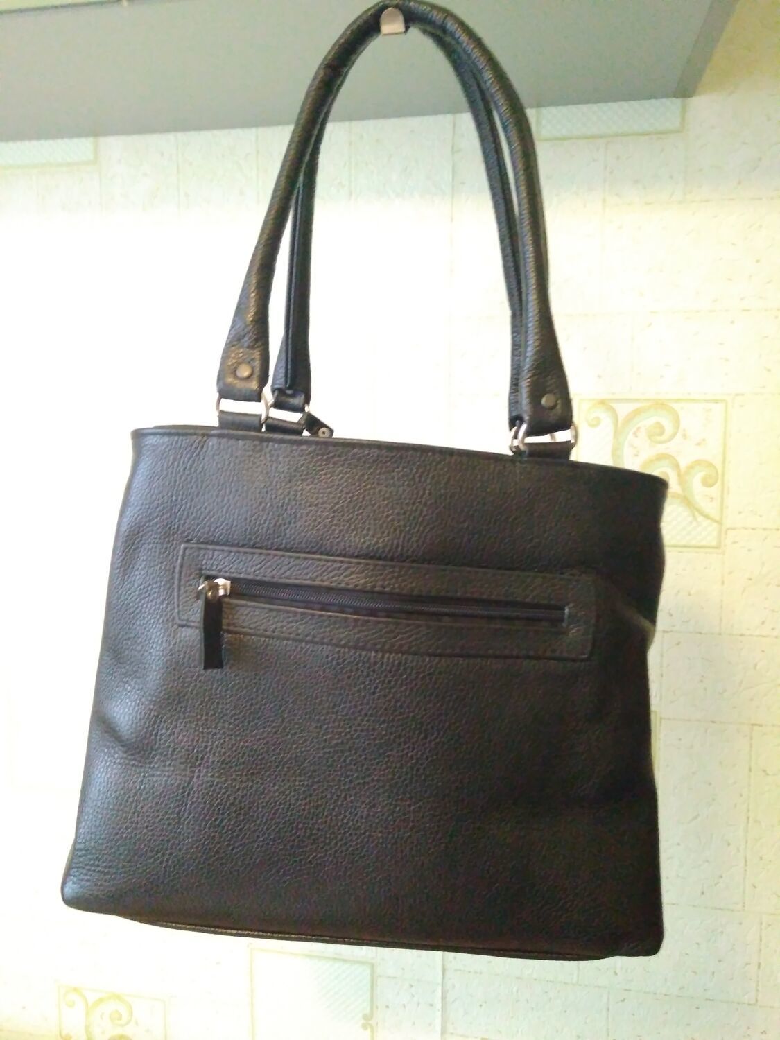 Фото №2 к отзыву покупателя Елена о товаре Кожаная сумка "Черный такс"