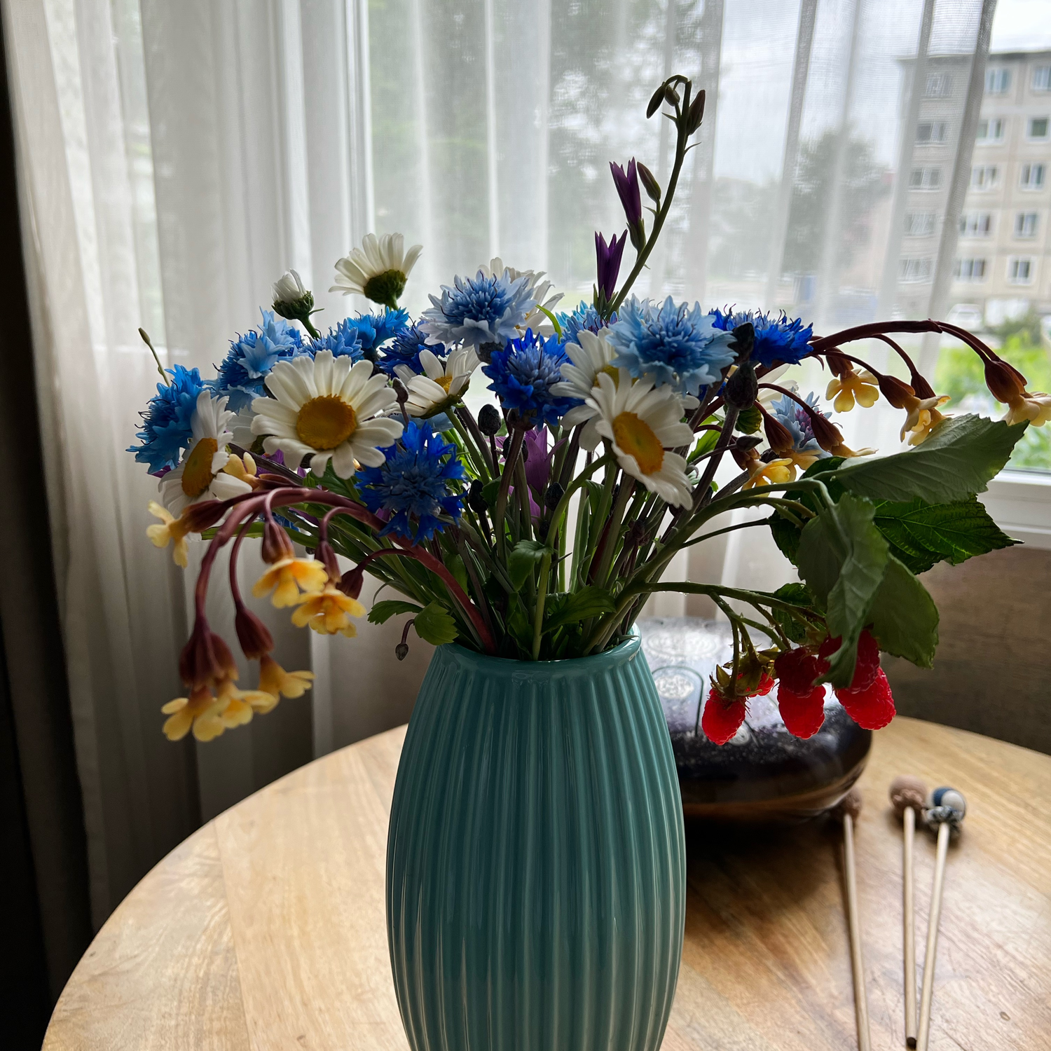 Photo №1 к отзыву покупателя Silviya о товаре Полевые цветы из холодного фарфора