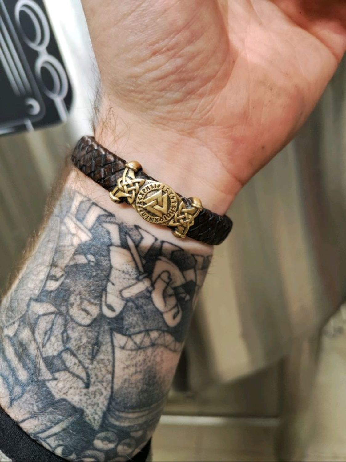 Photo №2 к отзыву покупателя Dmitrij о товаре Браслет "Скандинавия" кожаный шнур , авторская работа