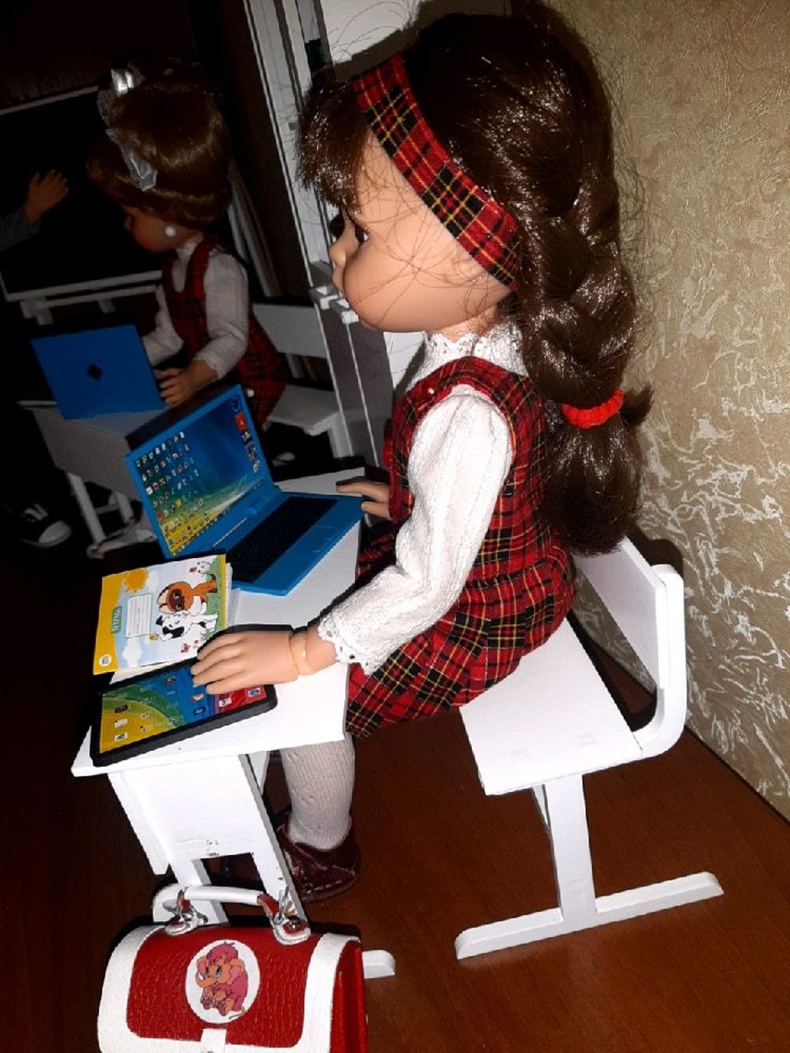 Photo №3 к отзыву покупателя Larisa о товаре Школа для кукол