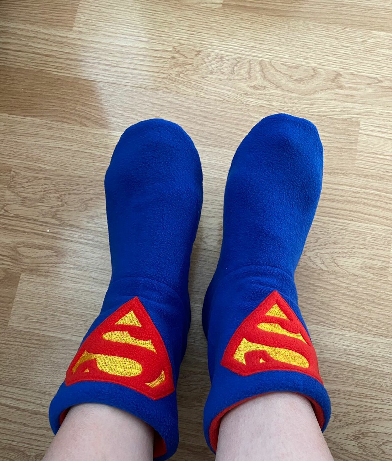 Photo №1 к отзыву покупателя Sergej о товаре Сапожки для дома "Superman"