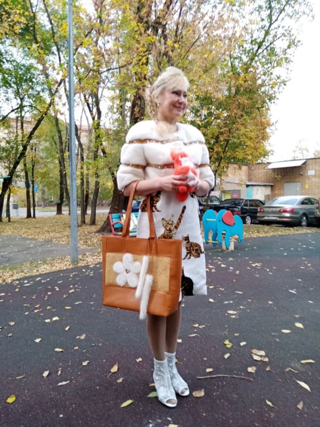 Фото №2 к отзыву покупателя Мария о товаре Сумка- шоппер из натуральной кожи и замши с декором и еще 1 товар